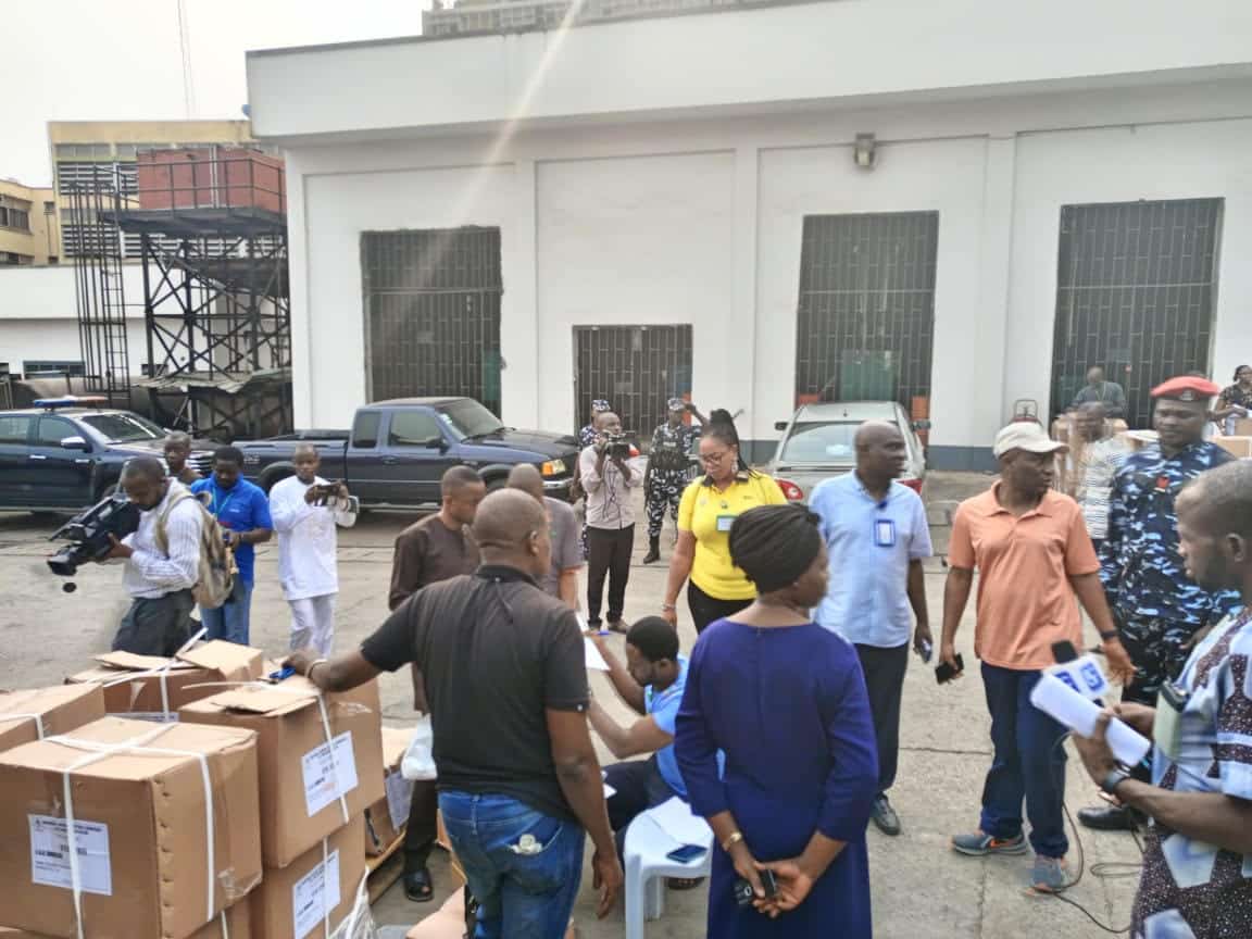2023 Election: INEC Distributes Sensitive Materials To Oyo LGAs - [Photos]