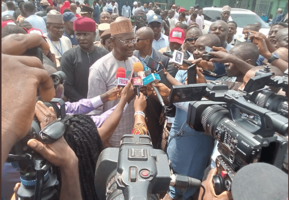 #NigeriaDecides: Gov Sule Votes As INEC Officials Arrive Late At Nasarawa PUs
