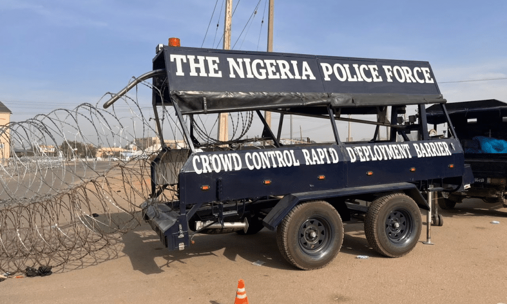 Photos: Security Operatives Barricade Roads To INEC Headquarters In Kano