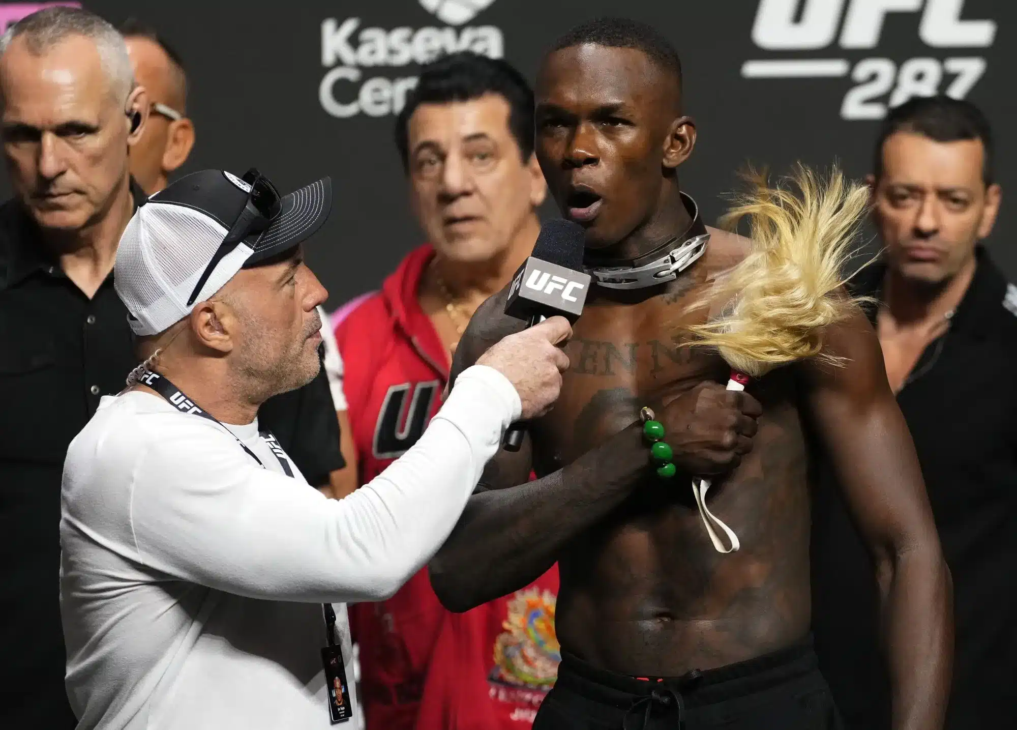 BREAKING: Israel Adesanya Defeats Pereira , Wins UFC 287 Middleweight Title