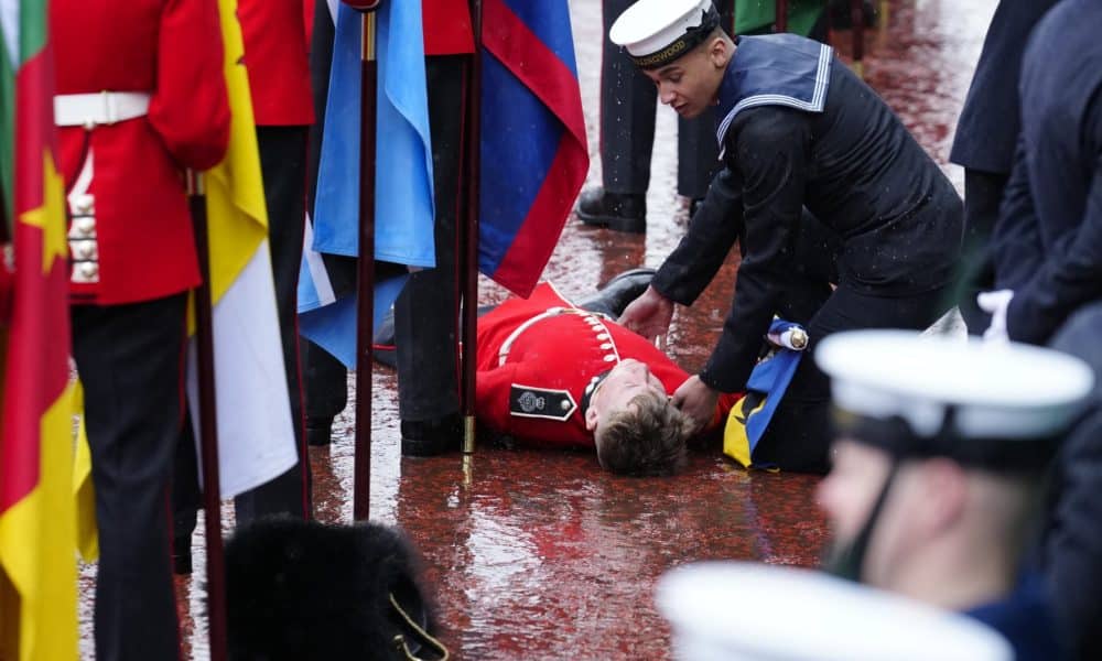 BREAKING: Flag Bearer Slumps At King Charles Coronation Ceremony