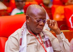 Oshiomhole Bows To Pressure, Apologizes To Senators Over ‘Looting Comment’