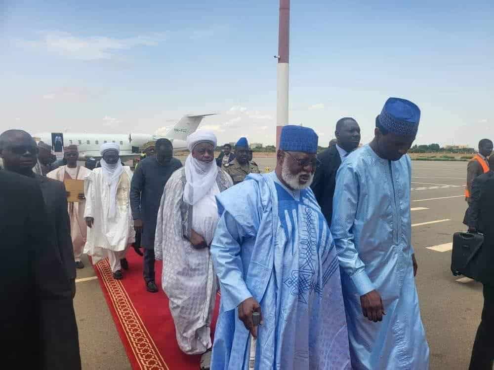 Photos: Gen Abubakar, Sultan Arrive Niger Republic For Another Round Of Negotiations