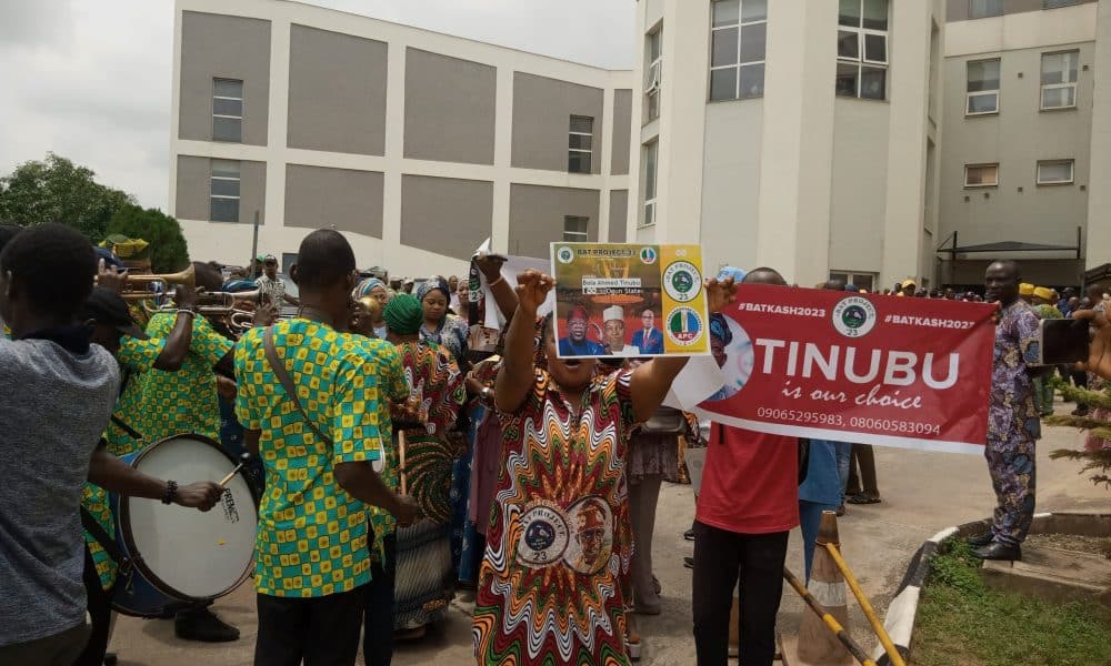 Tinubu Supporters Storm Presidential Election Tribunal Ahead Of Judgement (Video)