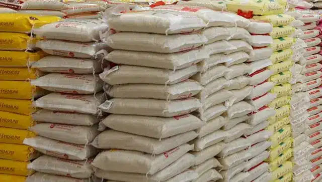 Lagos Residents Queue To Buy N10,000 'Customs Rice' (Video)