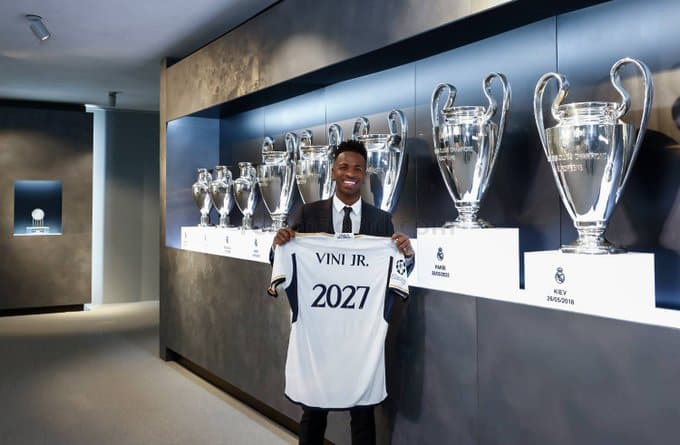 Brazilian fast-rising football superstar, Vinicius Junior has signed a new contract with Real Madrid which will keep him at the club until June 30, 2027.
