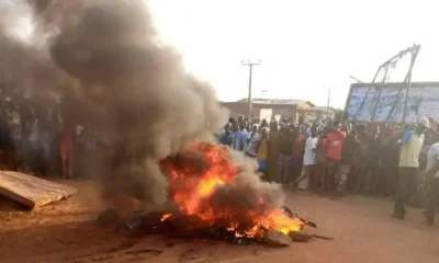 Irate Mob Set Ablaze Two Suspected Criminals In Anambra