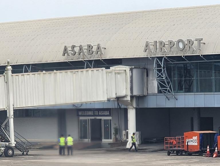 Drama As Lagos-Abuja Flight 'Mysteriously' Lands In Asaba