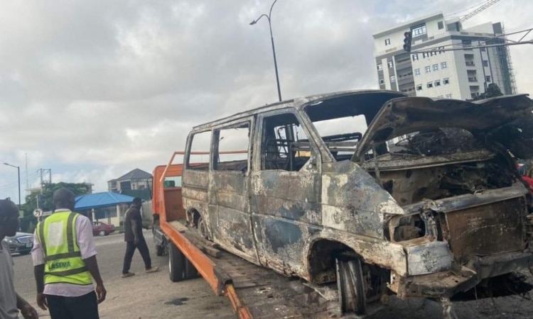 Tragic Fire Incident Claims Three Lives on Lagos’ Lekki Expressway