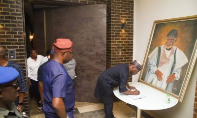 Akeredolu’s Daughter Causes Stirs, Orders Journalists Out Of Late Father's House