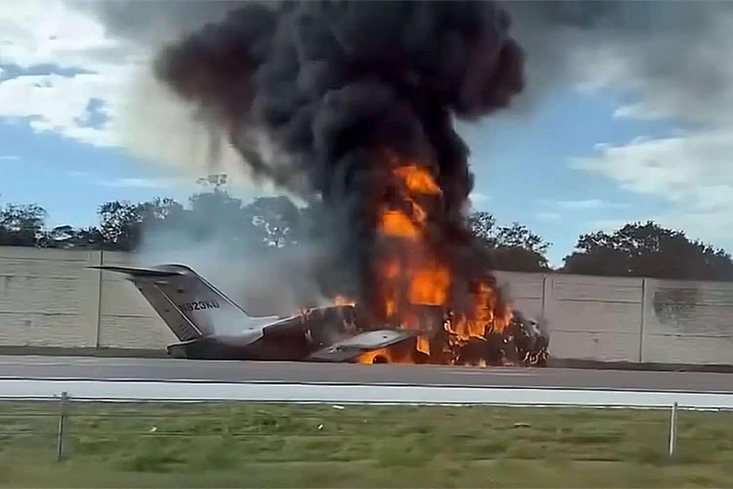 Fatal US Plane Crash Leaves Two Dead