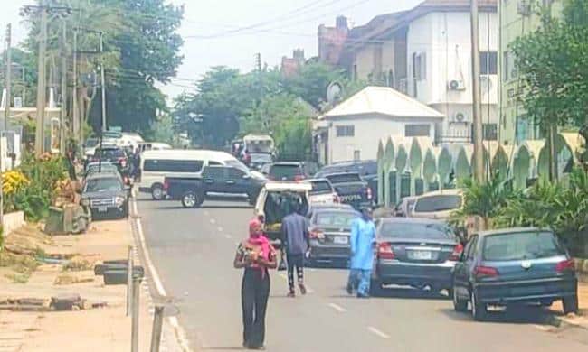 BREAKING: EFCC Barricades Yahaya Bello’s House In Abuja Amid ₦84 Billion Fraud Probe
