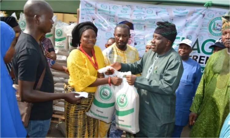 Governor Abiodun Kicks Off Discounted Rice Sales Amidst Hardship