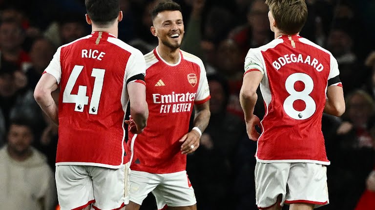 Arsenal Humiliate Chelsea To Remain Premier League Table-Toppers