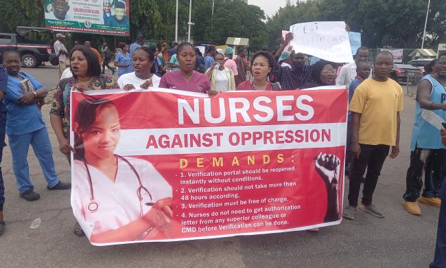 Nigerian Nurses Protest At National Assembly Over Harsh Verification Guidelines