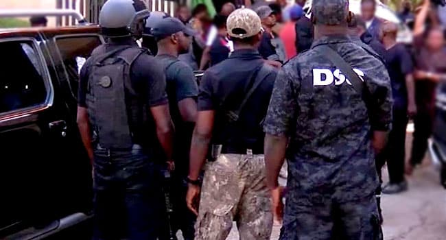 JUST IN: Confusion As DSS Operatives Manhandled National Assembly Two Senior Staff