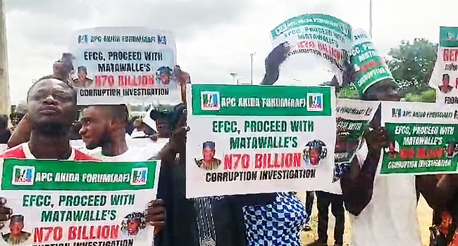 JUST IN: Protesters Storm EFCC Headquarters, Demands Ex-Gov Matawalle’s Probe