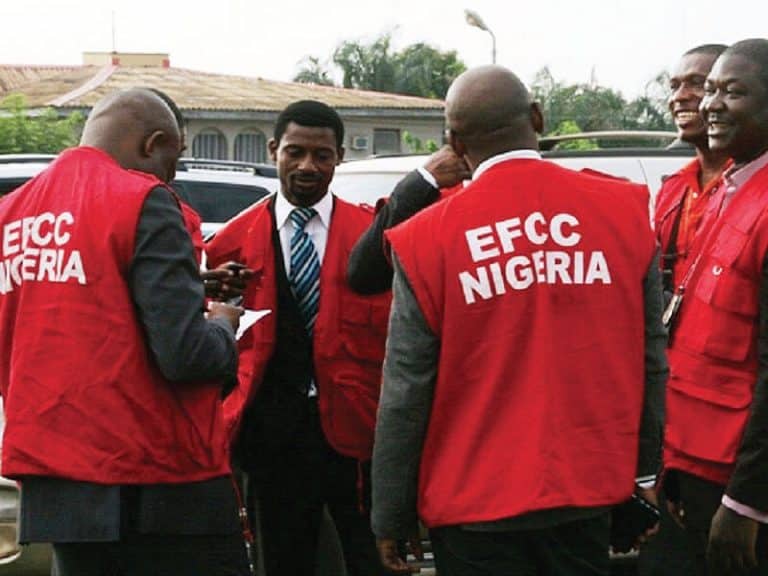 EFCC Arrests, Detains 10 Lagos Operatives | Naija News