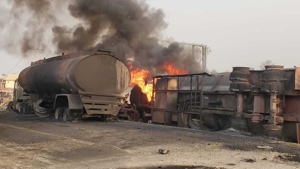 Many Feared Dead As Petrol Tanker Explodes In Edo | Naija News