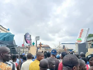 BREAKING: Scores Feared Death In Lagos Multi-Storey Building Collapse