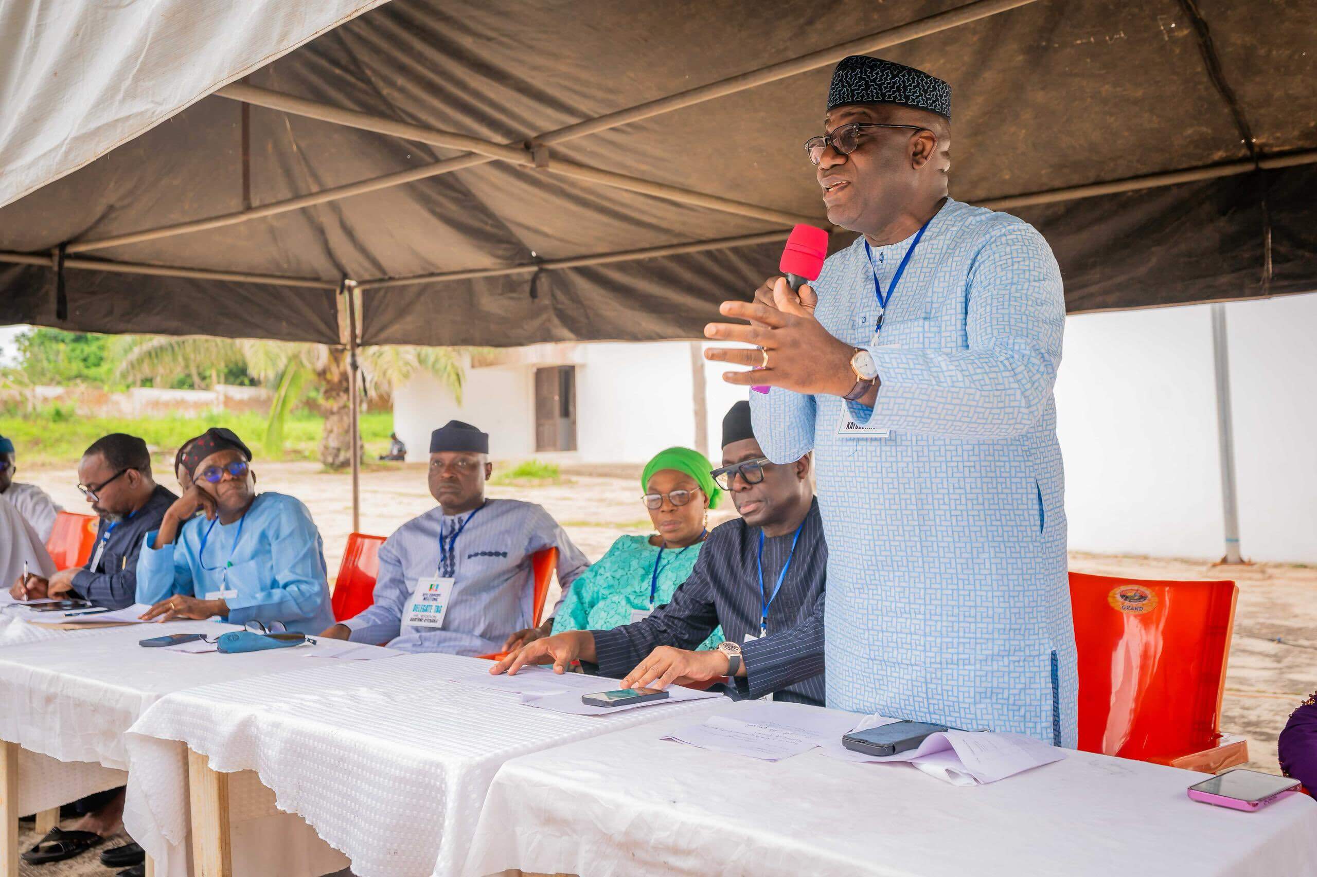 Fayemi Attends Ekiti APC Caucus Meeting, Amid Defection Rumours