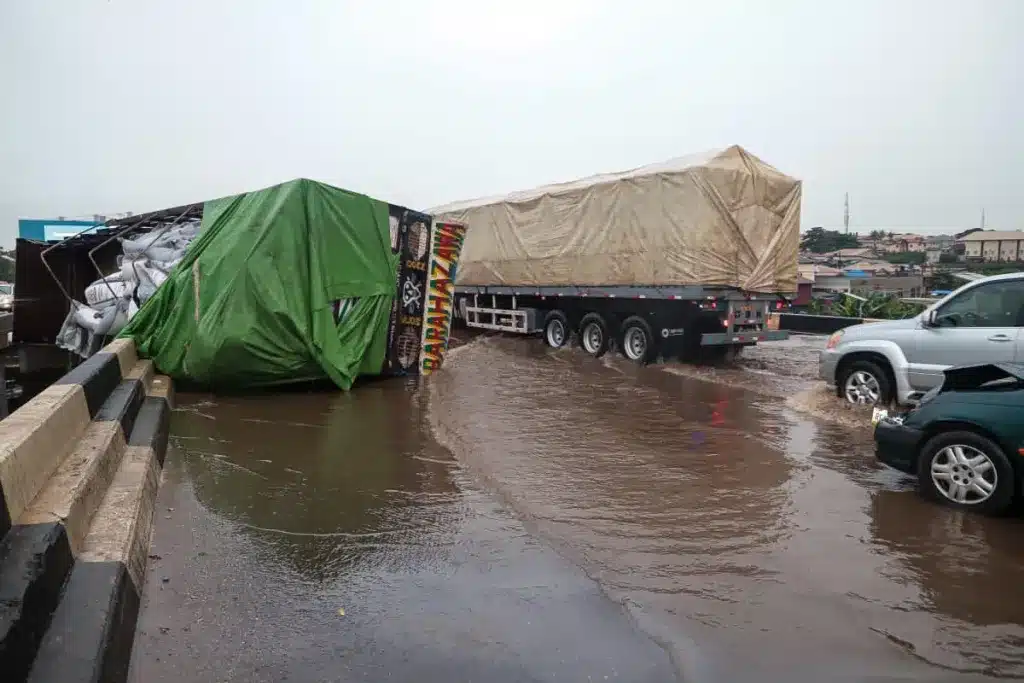 Gridlock As Truck Overturns At Otedola Bridge