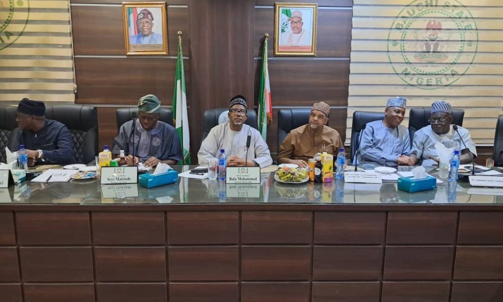 BREAKING: PDP’s Crucial Meeting Kickoff As Makinde, Adeleke, Others Arrive [Full List]