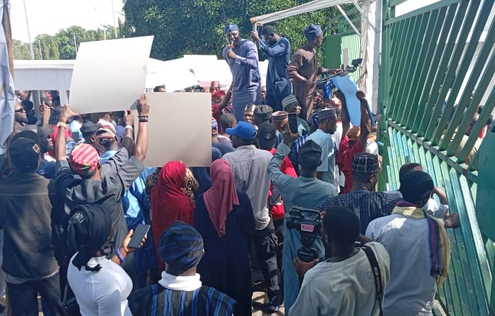 JUST IN: Abuja Residents Storm National Assembly To Protest Alleged Lopsided Appointment
