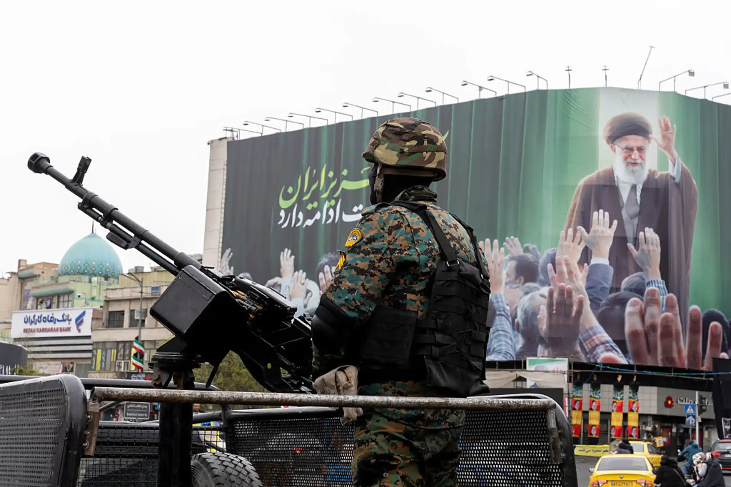 Iran threatens closure of Hormuz if US attacks power plants