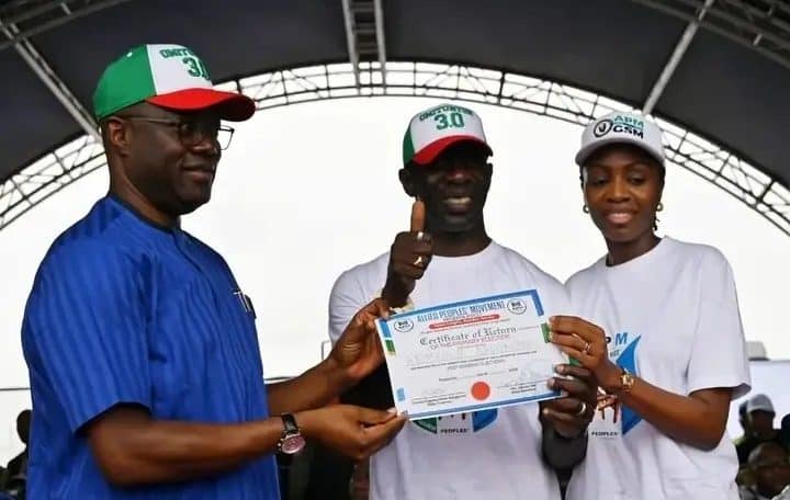 Governor Seyi Makinde (L) and Bimbo Adekanmbi (centre).