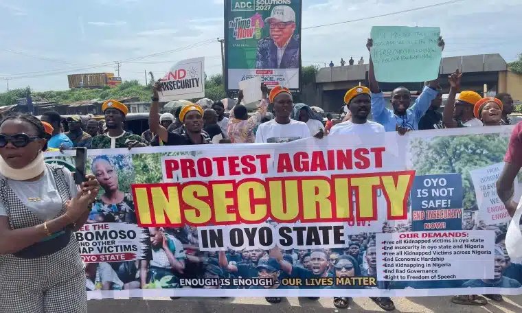 Protesters protesting Oyo pupils' abduction. Credit- Gbenga Oloniniran