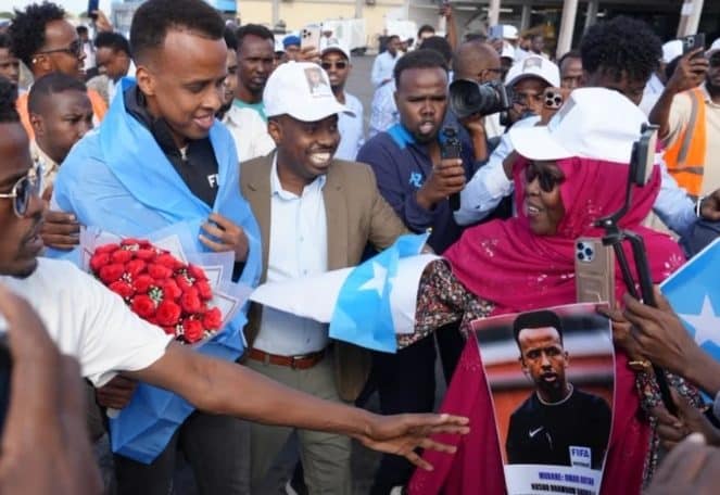 Omar Artan given a heroic welcome in Somalia.