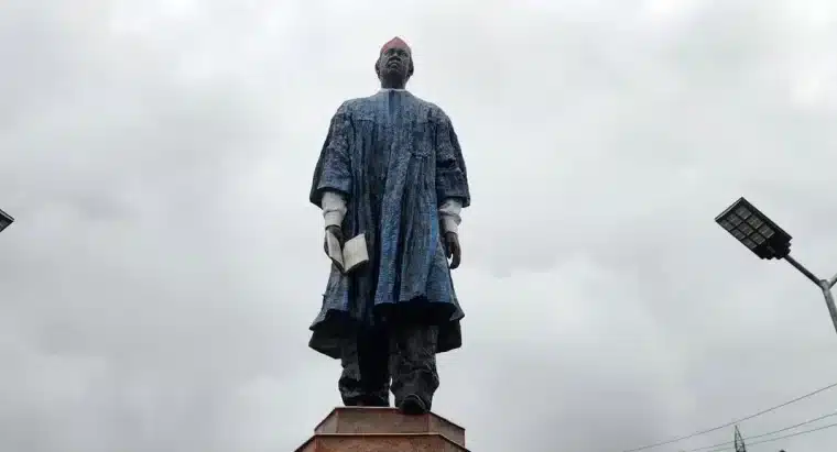 Statue of Chinua Achebe