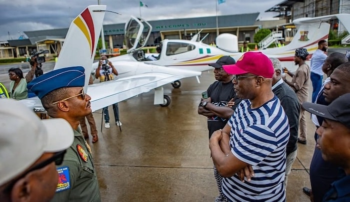 The Governor of Oyo State, Seyi Makinde unveiling the newly purchased surveillance aircraft
