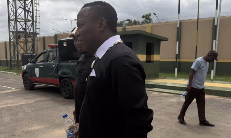 Omoyele Sowore leaving Kuje prison on Tuesday after court granted him bail