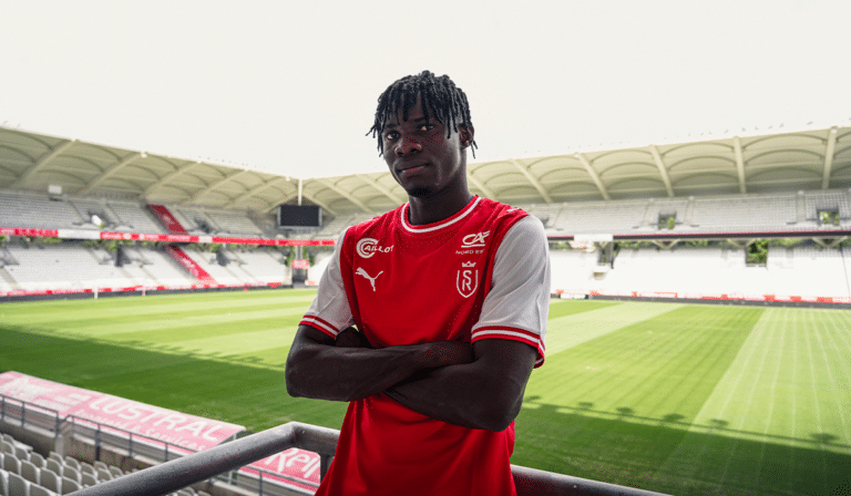 Nigerian midfielder John Otomewo
