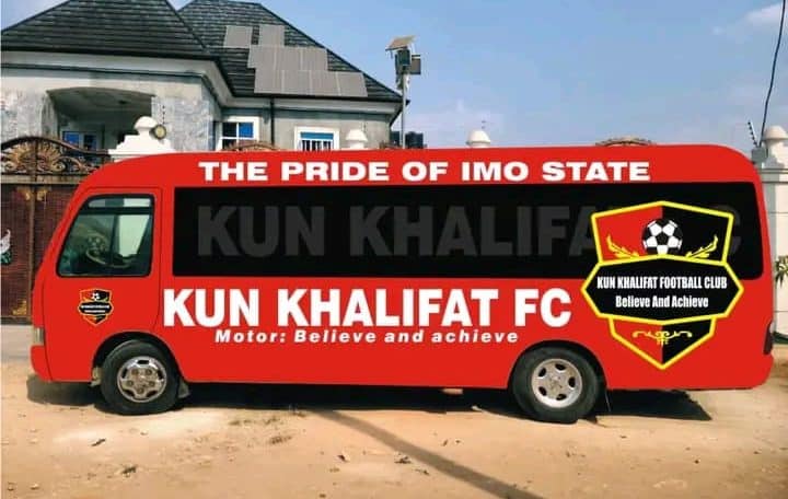 Kun Khalifat team bus