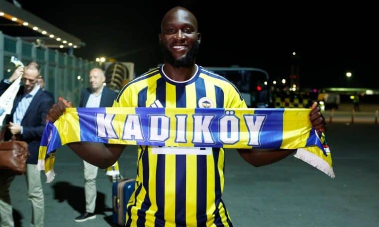 Romelu Lukaku in Fenerbahce colours.