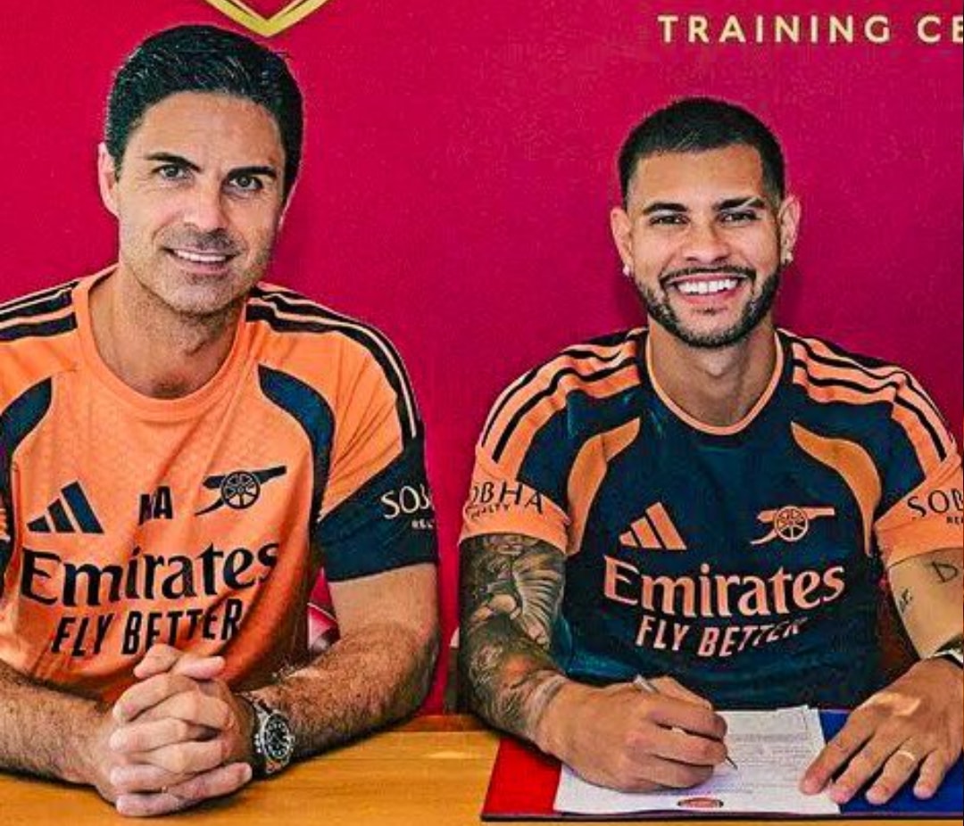 Arsenal manager Mikel Arteta alongside his new signing, Bruno Guimaraes.