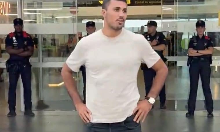 Rodri, after arriving in the city of Barcelona to complete his move.