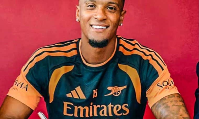 Ezri Konsa during his unveiling as an Arsenal player.