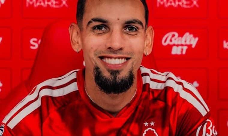 Daniel Munoz, during his unveiling at Nottingham Forest.