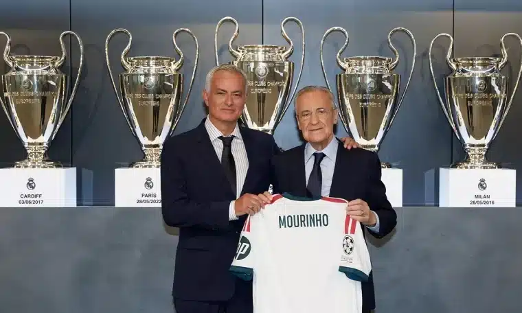 Jose Mourinho and Real Madrid president Florentino Pérez during his presentation on Tuesday, August 18.