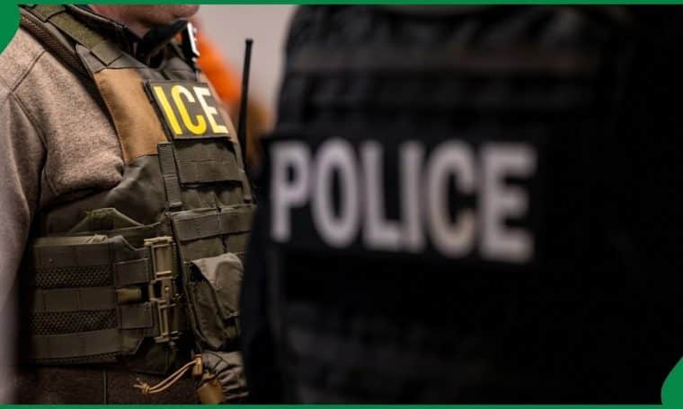 US Police operatives