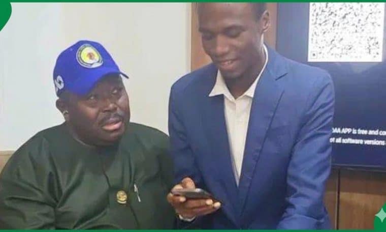 Senator Sharafadeen Alli and a student of Ibadan Polytechnic