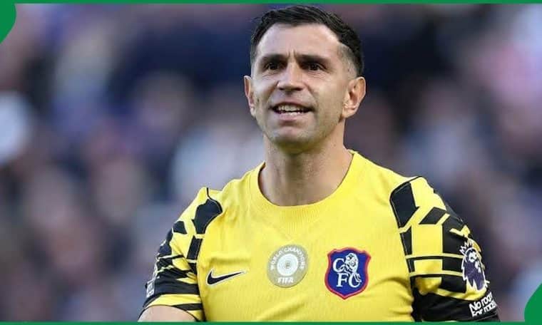 Chelsea goalkeeper Emiliano Martínez