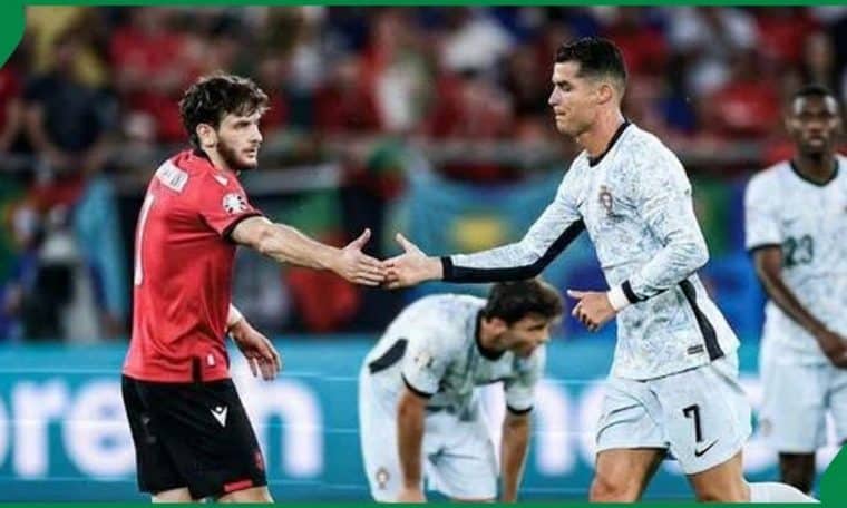 File photo of Khvicha Kvaratskhelia and Cristiano Ronaldo.
