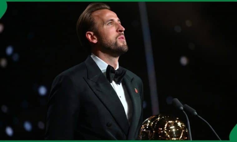 Harry Kane posing with the 2026 Ballon d'Or