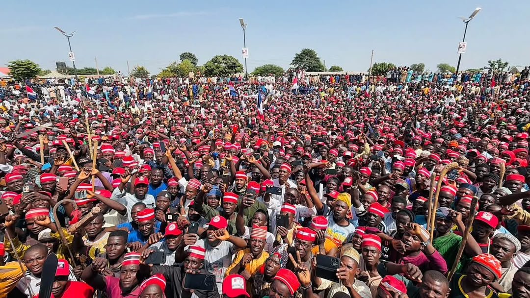 Massive Crowd Welcomes Kwankwaso In Kano (Photos)